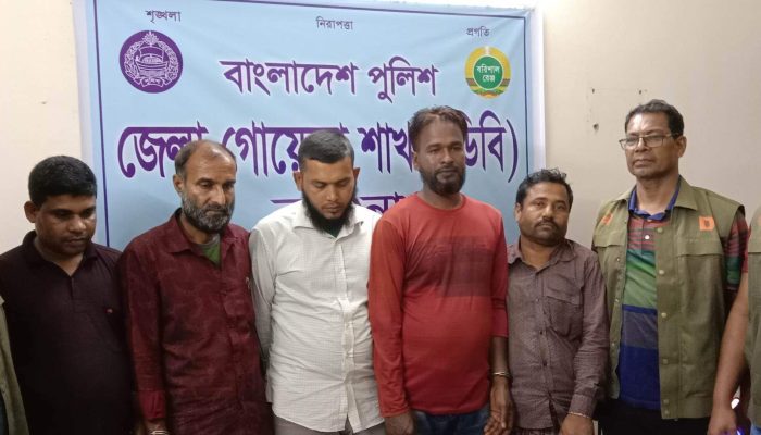 বরগুনায় ডিবি পুলিশের অভিযানে তক্ষক প্রতারনা চক্রের ৫ সদস্য আটক
