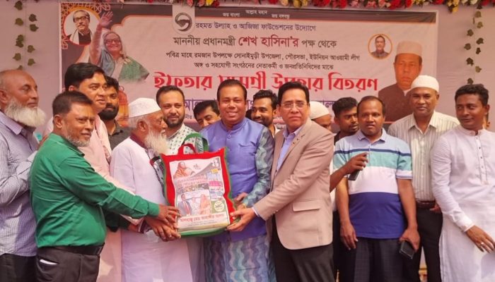 চাটখিল – সোনাইমুড়ীতে ৬ হাজার ব্যক্তিকে ইফতার উপহার সামগ্রী প্রদান করেন জাহাঙ্গীর আলম
