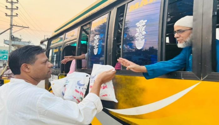 রোজাদারদের অপেক্ষায় মেয়র স্বপন মিয়াজী