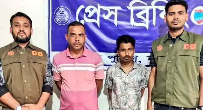 জীবননগর দেহাটি গ্রামের মিঠু মেম্বার-সহ গ্রেফতার ২, আত্মসাৎকৃত ৬৬৭ বস্তা ছোলা উদ্ধার 
