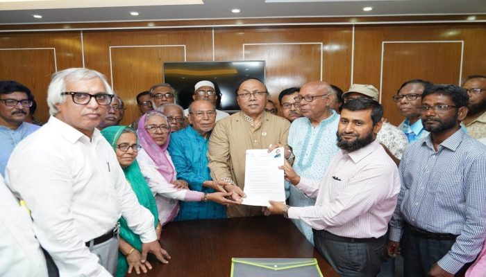 রাজশাহীতে মেয়র পদে মনোনয়ন জমা দিলেন লিটন