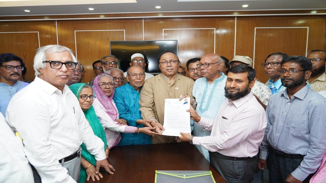 রাজশাহীতে মেয়র পদে মনোনয়ন জমা দিলেন লিটন