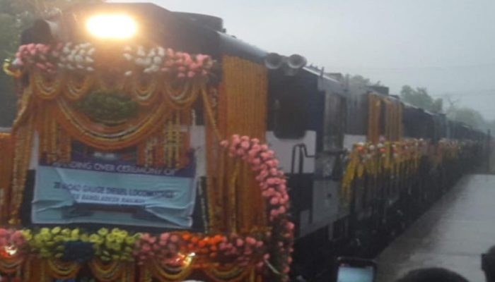 ভারত সরকারের দেয়া উপহার ২০ টি রেল ইন্জিনের লোকোমোটিভ এখন চুয়াডাঙ্গায়
