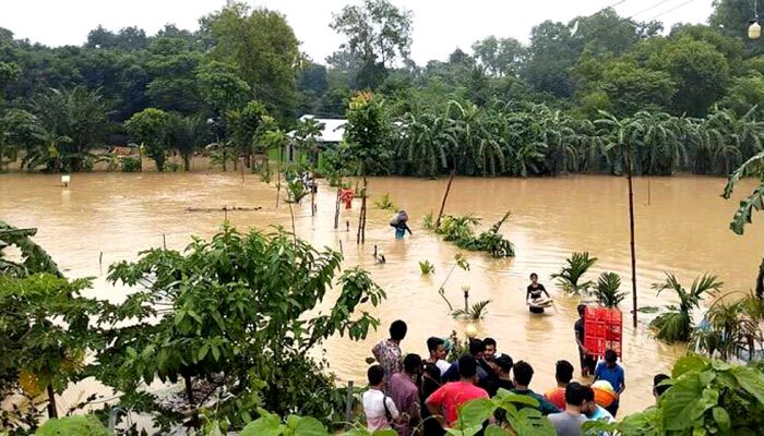 ভারী বৃষ্টির পূর্বাভাস, ৮ জেলায় বন্যার শঙ্কা
