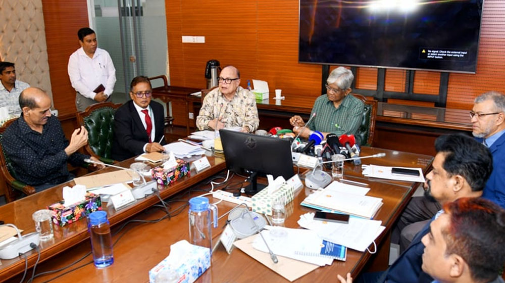 আগস্ট থেকে ১৫ টাকায় চাল পাবে ৫৫ লাখ পরিবার