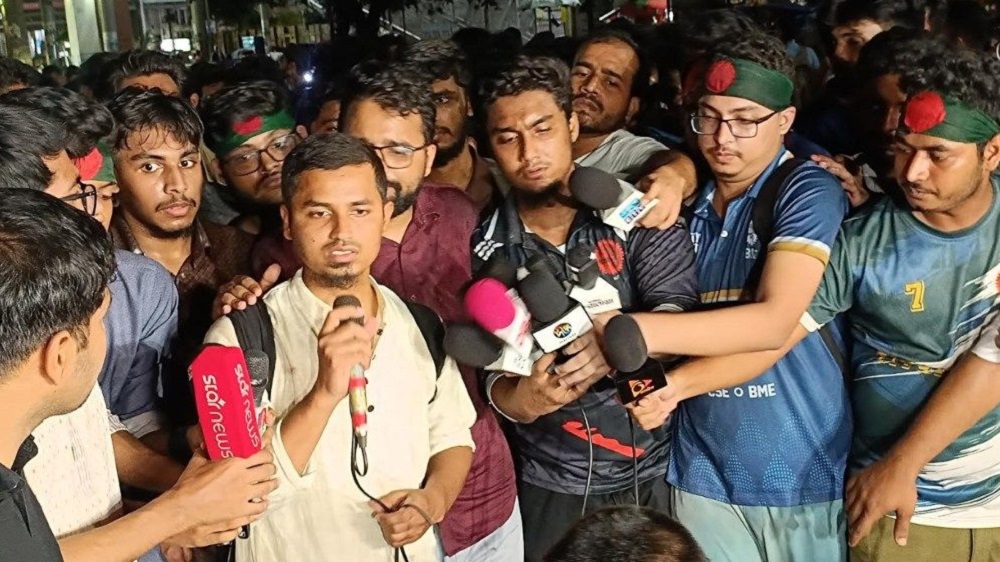 প্রকৌশল শিক্ষার্থীদের আন্দোলন জোরদার, বিকালে পরবর্তী কর্মসূচি ঘোষণা