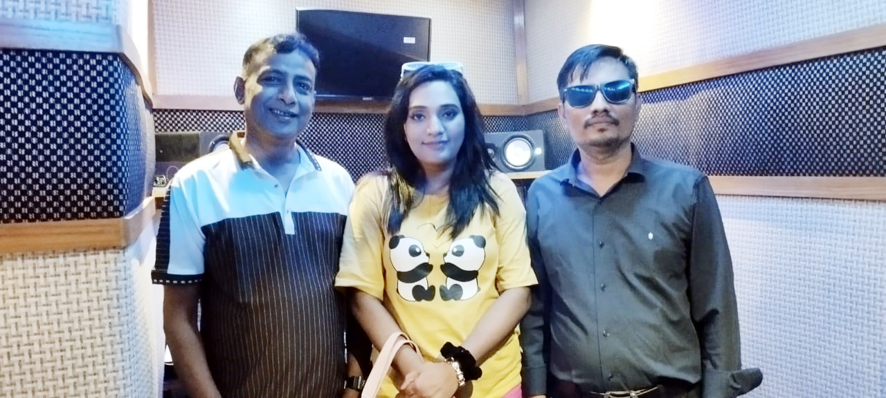 প‌রিচালক র‌হিম খানের ভিন্ন ধাঁচের বি‌নো‌দন চল পাগ‌লি পা‌লি‌য়ে যাই