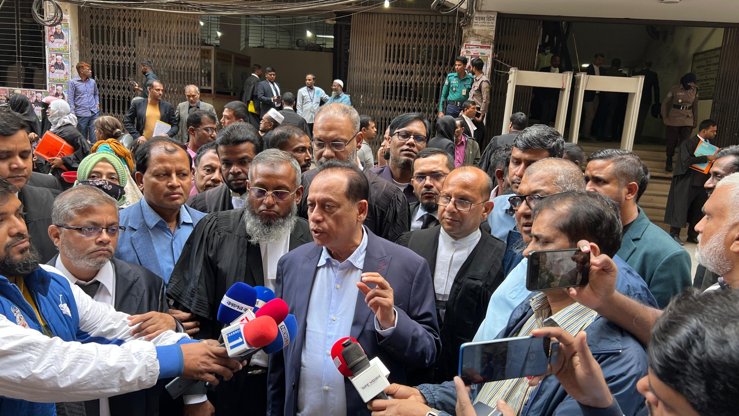 আত্মসমর্পণ করে জামিন পেলেন বিএনপির প্রার্থী কাইয়ুম