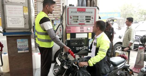 তেল সরবরাহে বড় সংকট নেই, আতঙ্কিত না হওয়ার পরামর্শ পাম্প মালিকদের
