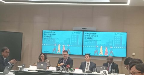 দারিদ্র্যসীমার নিচে নেমেছে ১৪ লাখ, ঝুঁকিতে আরও ১২ লাখ