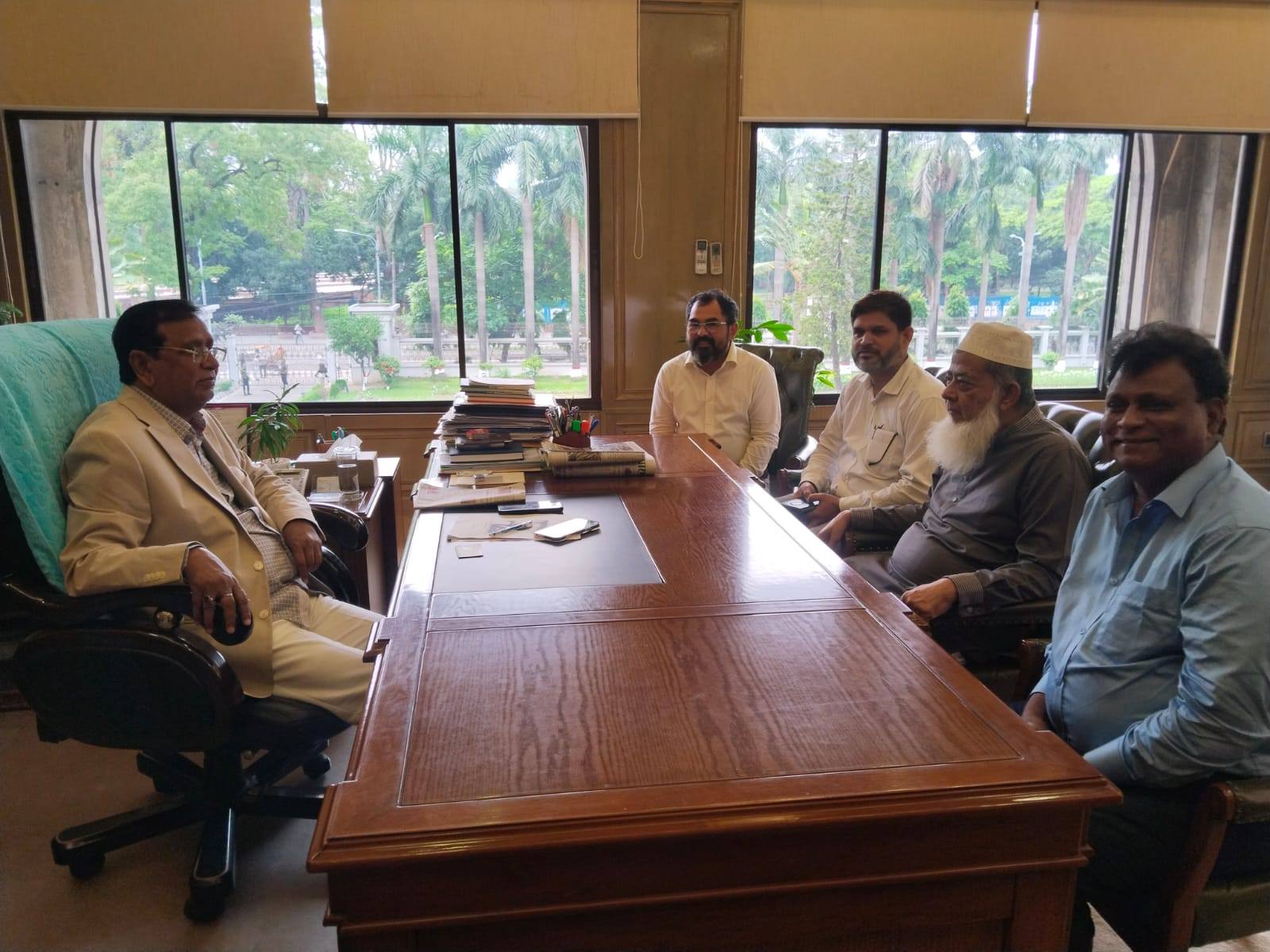 ডিএসসিসি প্রশাসকের সঙ্গে আইডিইবি নেতাদের বৈঠক
