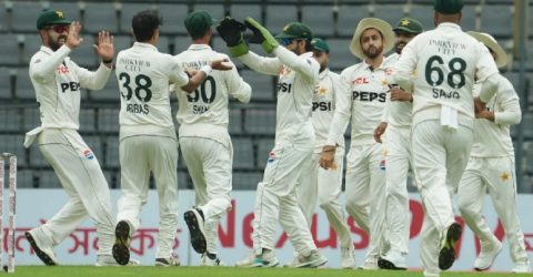 সিলেটে শুরুতেই ব্যাটিং বিপর্যয়ে বাংলাদেশ, ৬৩ রানেই হাওয়া ৩ উইকেট