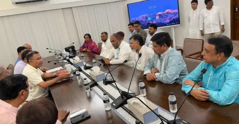 পরিচ্ছন্নতাকর্মীদের প্রধানমন্ত্রীর ঈদ উপহার