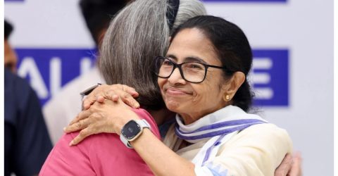 যে শর্তে কংগ্রেসে যোগ দিচ্ছেন মমতা?