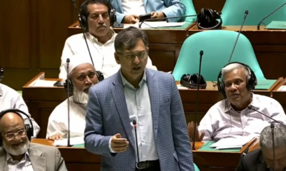মিয়ানমার সীমান্তে কাঁটাতারের বেড়া নির্মাণের উদ্যোগ: স্বরাষ্ট্রমন্ত্রী