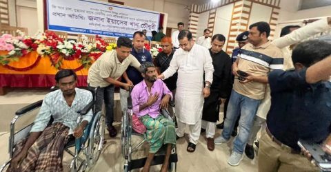 নান্দাইলে অসহায়দের হাতে সহায়তা তুলে দিলেন প্রতিমন্ত্রী  ইয়াসের খান চৌধুরী