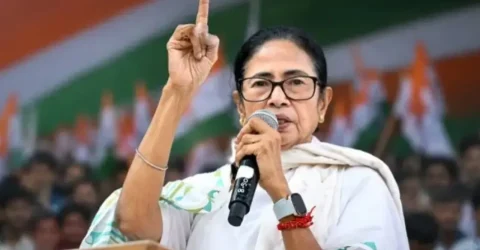 ‘বাংলাদেশের একটি হত্যাকাণ্ড’ নিয়ে বক্তব্যের জেরে মমতার বিরুদ্ধে মামলা