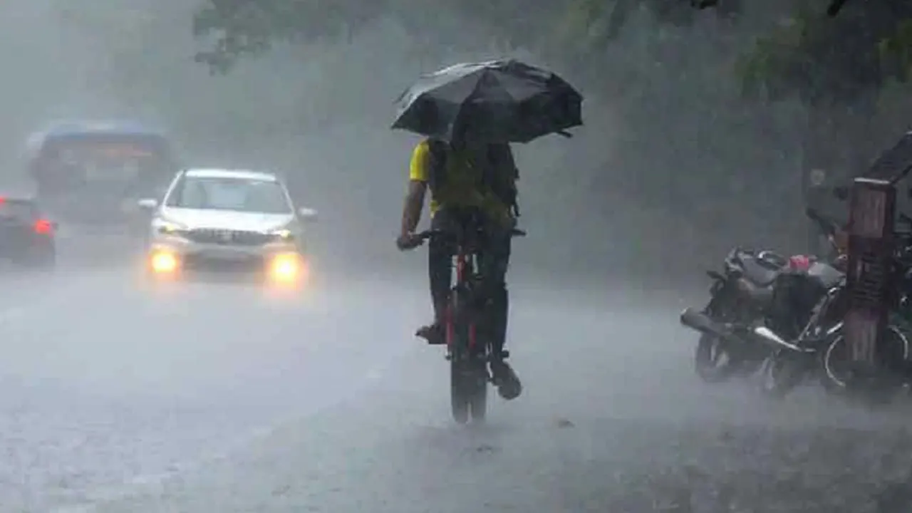 রাতের মধ্যে ১২ অঞ্চলে ঝড়-বৃষ্টির সম্ভাবনা
