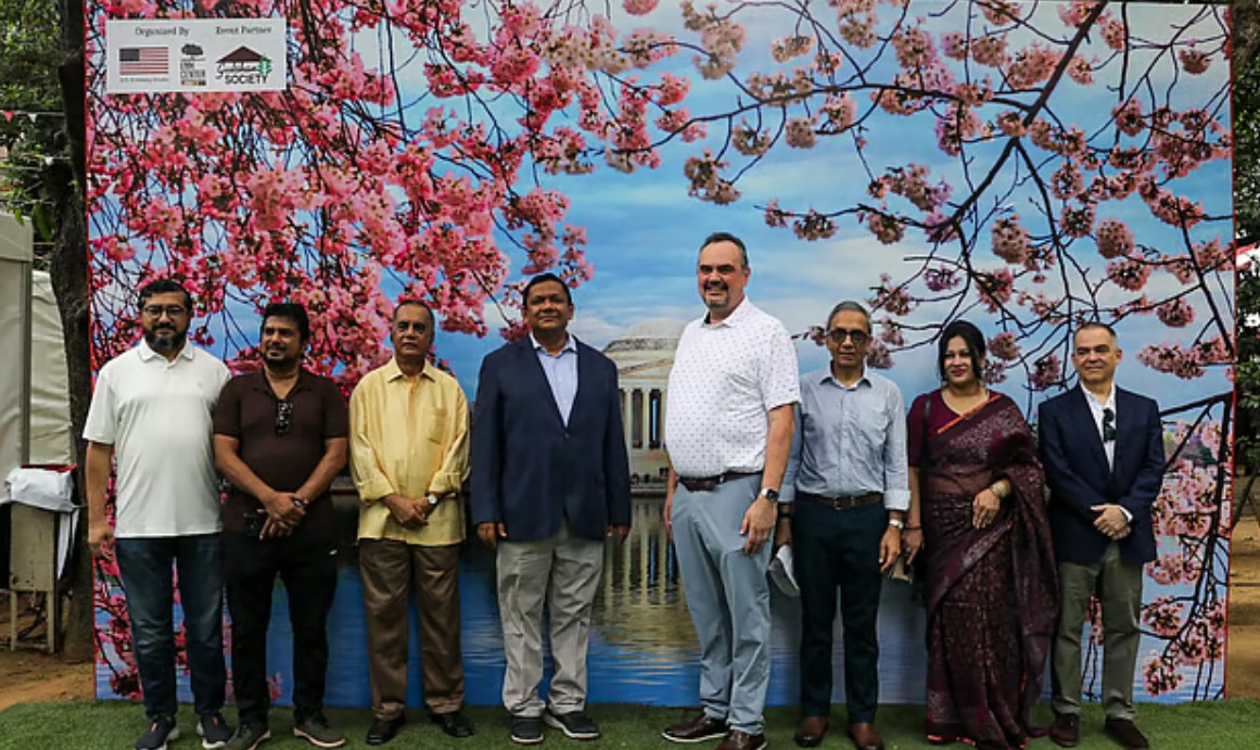 বাংলাদেশের মানুষের সঙ্গে সম্পর্ক আরও দৃঢ় করতে চায় আমেরিকা