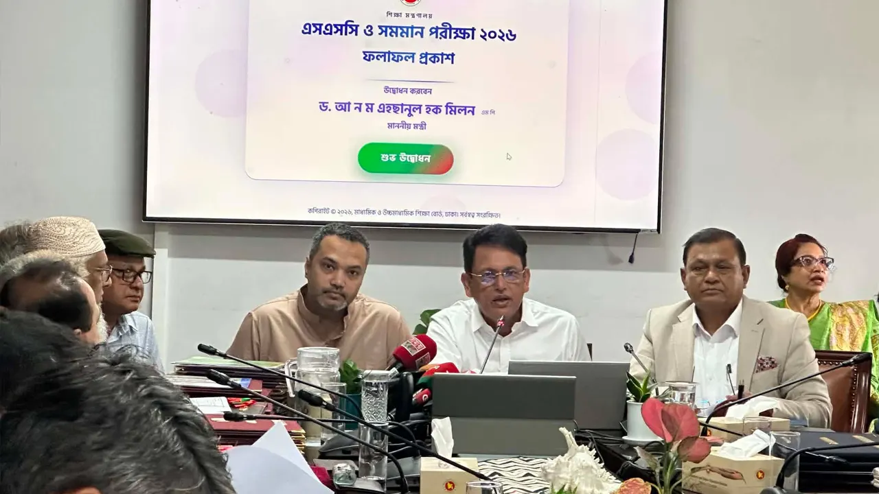 ‘মন খুলে গান গাওয়া যায়, পরীক্ষার খাতায় নম্বর দেওয়া যায় না’