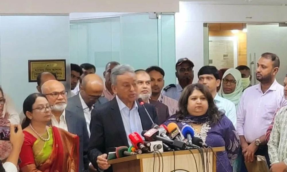 ব্যাংক খাতের মতো বীমা খাতেও লুটপাট চলছে: অর্থমন্ত্রী