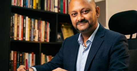 আমেরিকায় ওয়ার্ক পারমিটের নতুন নিয়ম, বাড়ছে উদ্বেগ