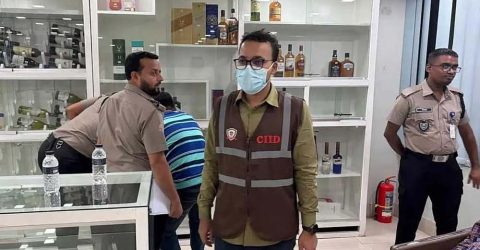সালমান মুক্তাদিরের শ্বশুরের চার মদের গুদাম সিলগালা