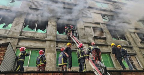 সাড়ে ৩ ঘণ্টা পর গাজীপুরের পোশাক কারখানার আগুন নিয়ন্ত্রণে