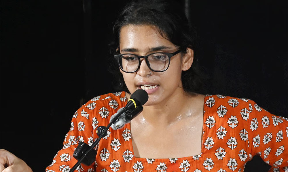 নির্বাচন কমিশনারের পদত্যাগের দাবিতে আন্দোলন, আটক নেহা বোরা