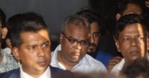 চুয়েটে উপাচার্যকে ঘিরে উত্তেজনা, ৩০ ঘণ্টা পর অবরুদ্ধ দশার অবসান
