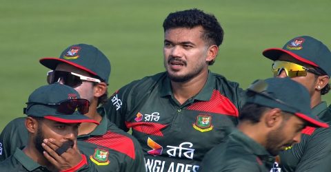 পাওয়ারপ্লেতেই তাসকিনের ৩ উইকেট, বিপদে জিম্বাবুয়ে