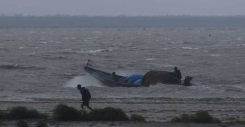 ঘূর্ণিঝড় ‘অর্ণবের’ শঙ্কা, ওডিশায় স্কুল-কলেজ বন্ধ