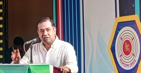 বিতর্কে সঠিক ও নির্ভরযোগ্য তথ্য ব্যবহারের আহ্বান তথ্য প্রতিমন্ত্রীর