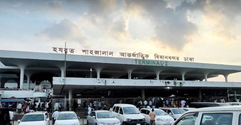 চাকা বিচ্ছিন্ন হওয়ার পরও নিরাপদে অবতরণ, রক্ষা পেলেন সব যাত্রী